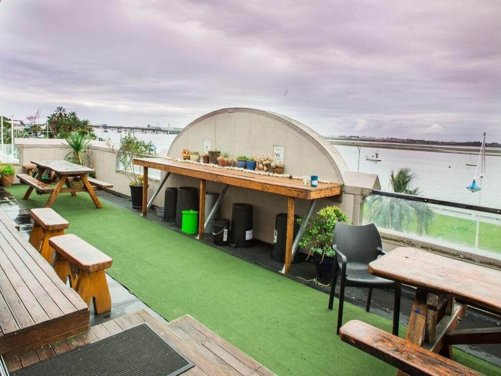 Harbourside City Backpackers Tauranga Bagian luar foto