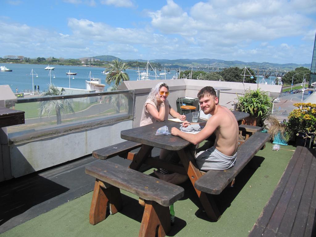 Harbourside City Backpackers Tauranga Bagian luar foto